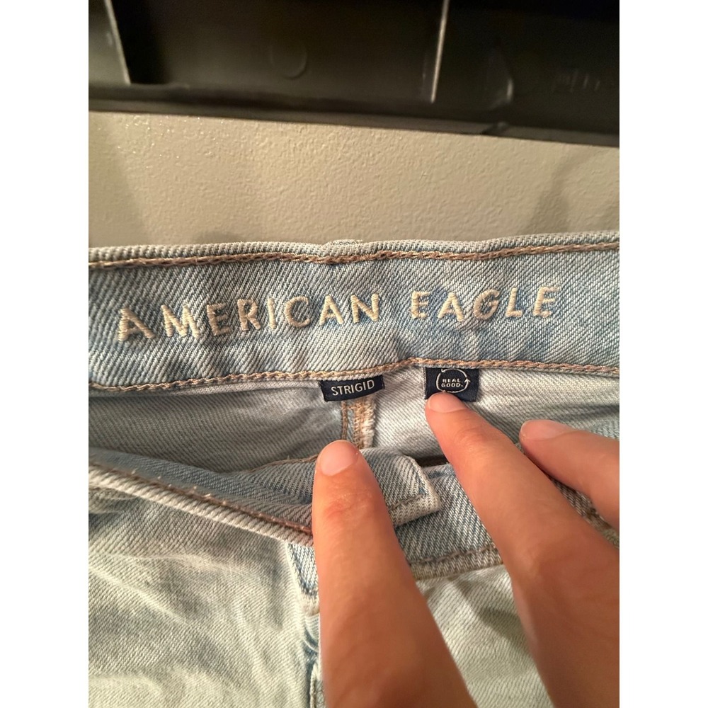 American Eagle Strigid Light Wash Frayed Hem Denim Shorts Women 000 - Picture 3 of 7